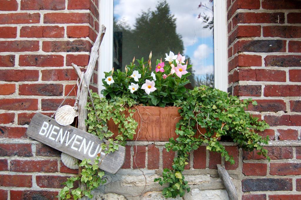 Le Manoir Du Menillet Bed & Breakfast Bornel Bagian luar foto
