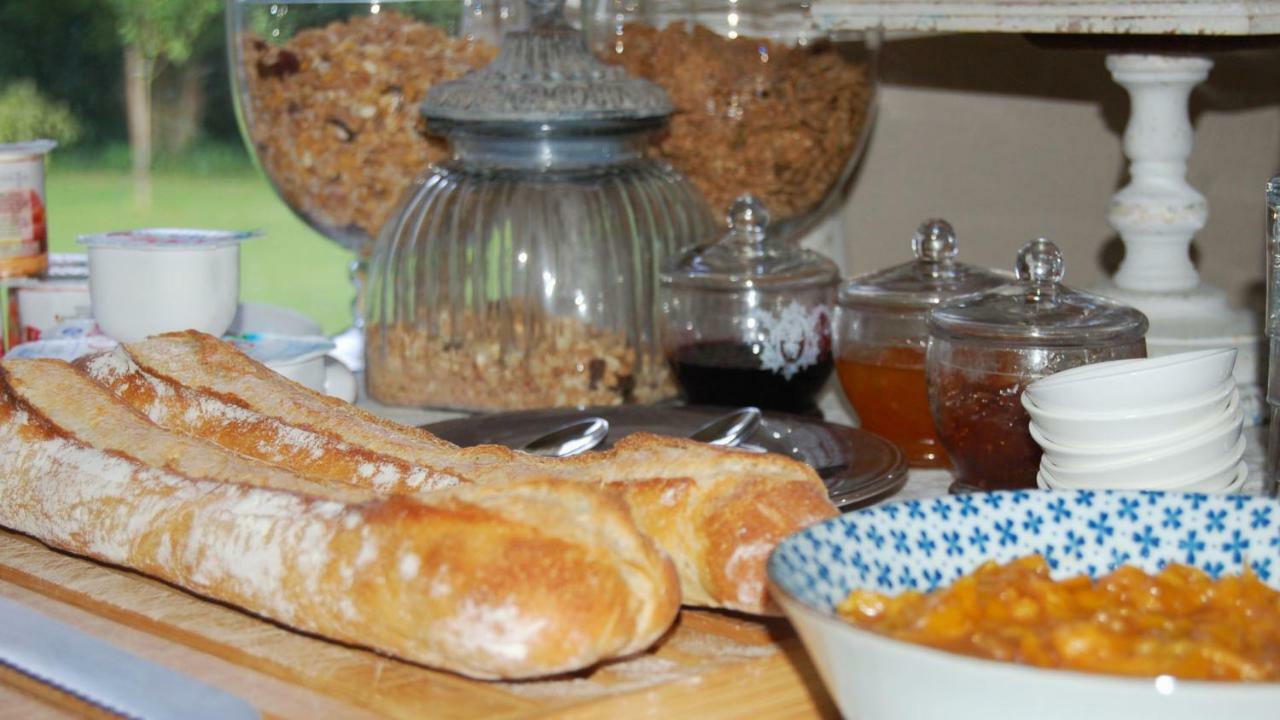 Le Manoir Du Menillet Bed & Breakfast Bornel Bagian luar foto