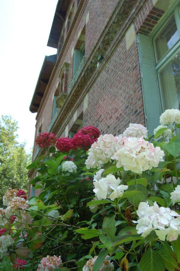 Le Manoir Du Menillet Bed & Breakfast Bornel Bagian luar foto